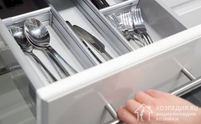 Hvorfor gafler forbliver beskidte selv en god værtinde: 3 måder at få dem rene på