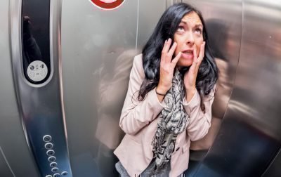 Hvorfor du ikke kan hoppe i en elevator: er det værd at tjekke det ud for dig selv?