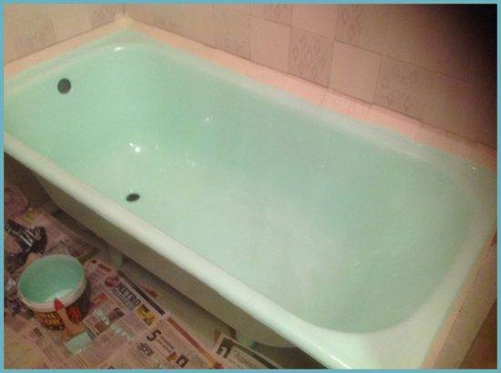 Restaurering af badekar med flydende akryl: hvordan man korrekt dækker et gammelt badekar med ny emalje