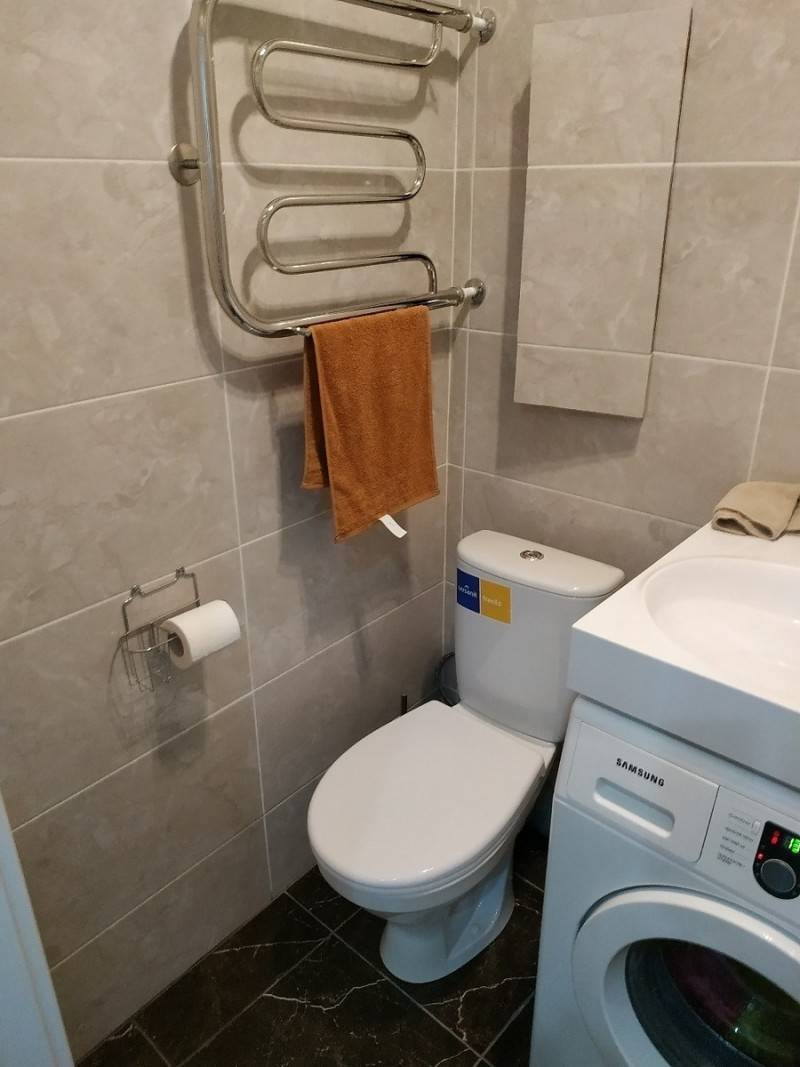 So verstecken Sie Rohre im Badezimmer: Ein Überblick über die besten Möglichkeiten, die Rohrleitung zu verdecken