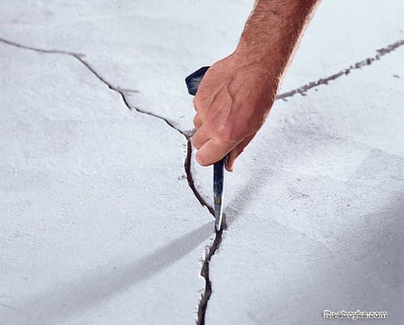Reparatur von Rissen und Schlaglöchern in Betonböden