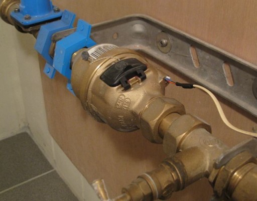 Das Verfahren zum Installieren eines Wasserzählers in einer Wohnung
