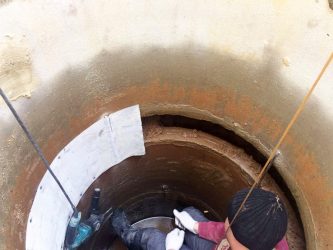 Hydraulische Abdichtung für einen Brunnen: So dichten Sie Lücken in Betonringen richtig ab