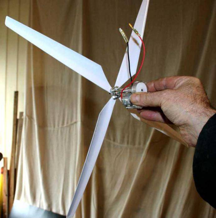 Wie baut man einen Windgenerator? für 220 V mit eigenen Händen - eine hausgemachte Windmühle