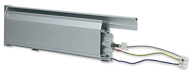Baseboard opvarmning: funktioner ved installation af en vand og elektrisk varm baseboard