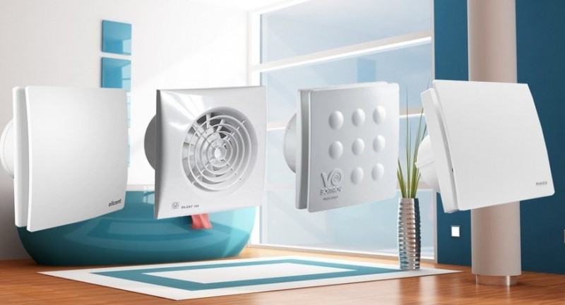 Installation eines Abluftventilators zum Selbermachen im Badezimmer