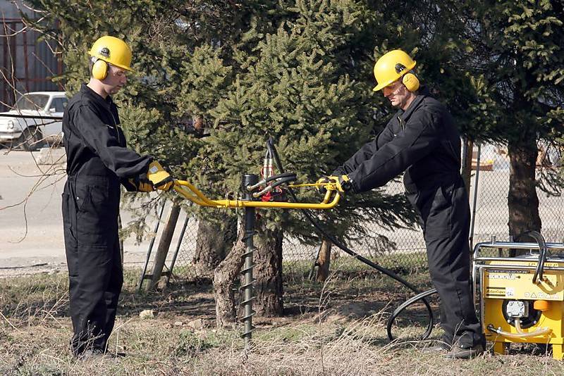 Brunnenbohrtechnik im Schneckenverfahren
