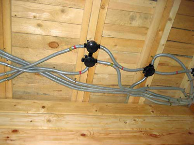 Vi vælger rør til elektriske ledninger under hensyntagen til produktets og bygningens egenskaber