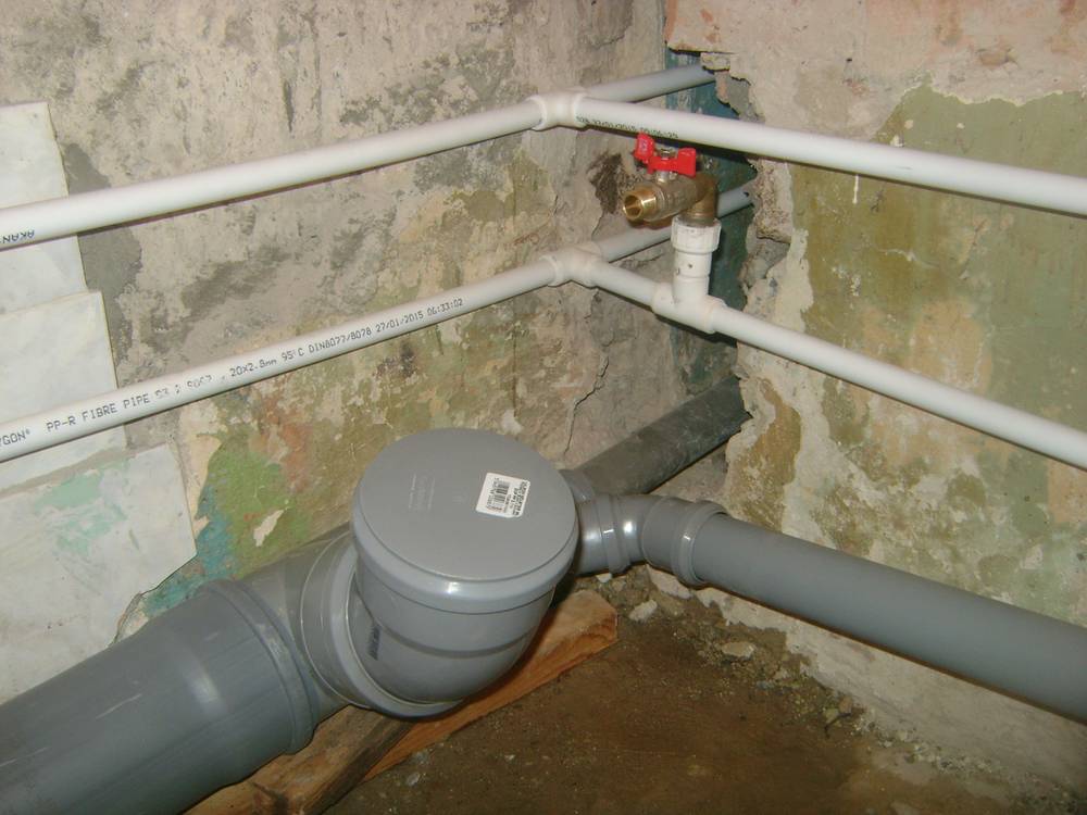 So schließen Sie die Rohre in der Toilette - Fotos beliebter Wege