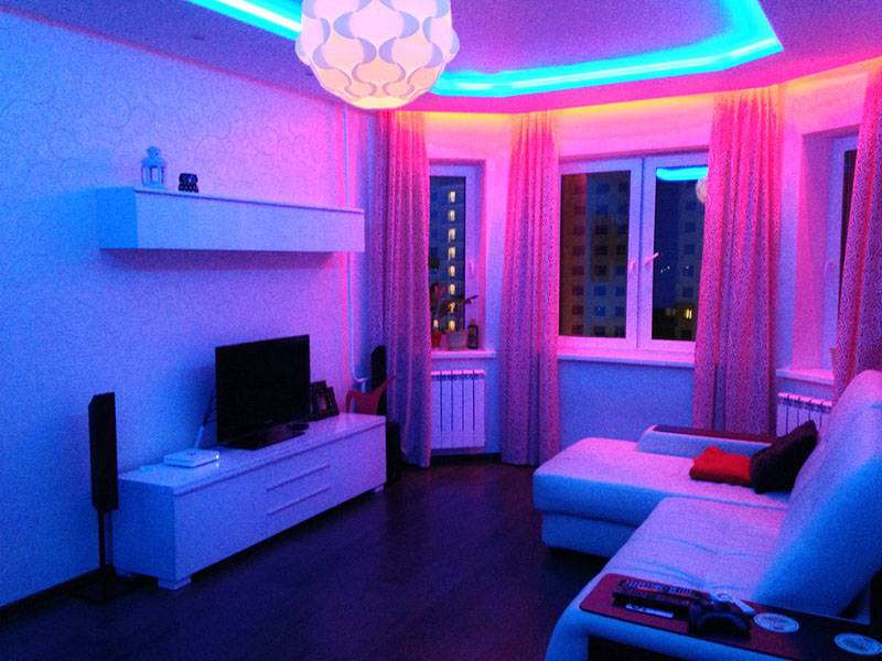 So schließen Sie einen LED-Streifen an: die Hauptphasen der Installation und des Anschlusses