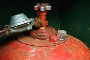 Ist es möglich, eine Gasflasche in einer Wohnung aufzubewahren: Regeln und Vorschriften für die Verwendung von Flaschengas