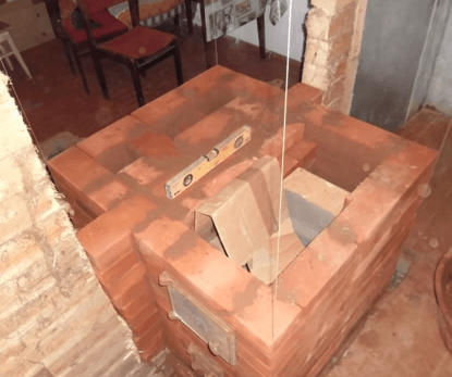 So bauen Sie einen russischen Ofen: Mauerwerk zum Selbermachen, die besten Befehle und Schemata