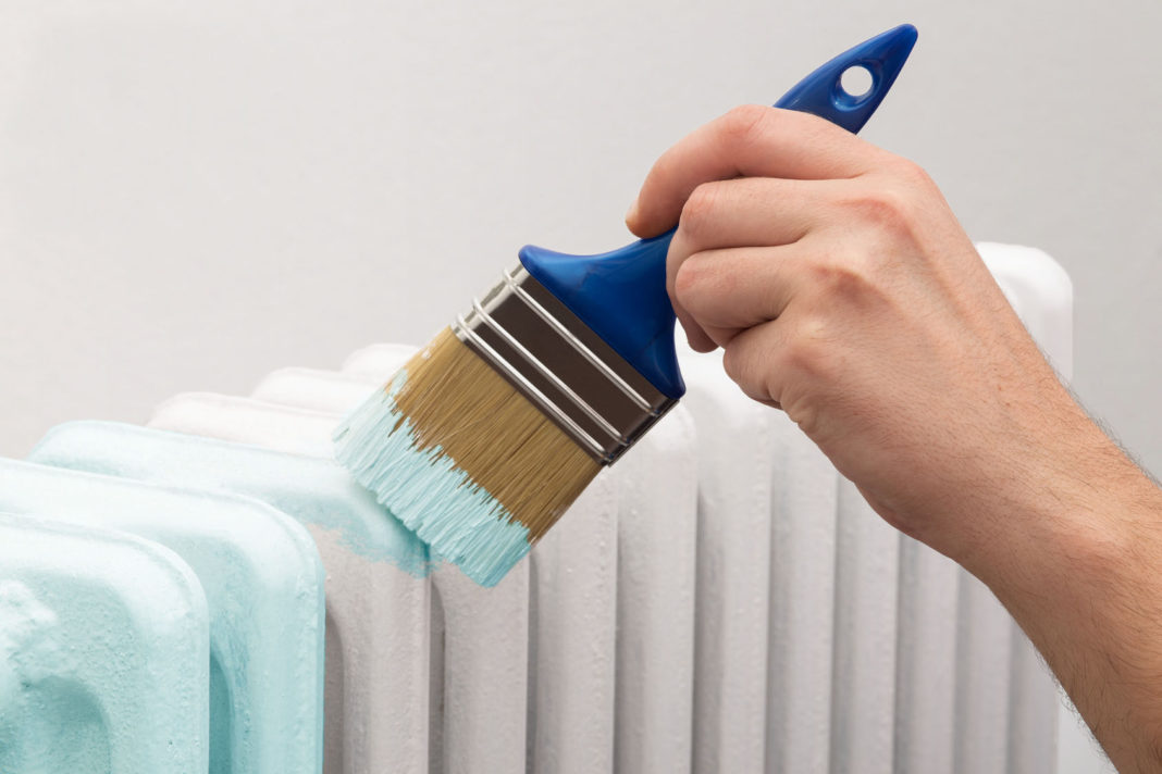 Badewanne mit Acryl bemalen: Wir bemalen eine Badewanne mit eigenen Händen mit Fotoanleitung