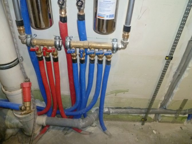 Installation von Sanitäranlagen im Badezimmer, Video, Do-it-yourself-Verkabelung