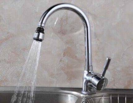 Küchenarmatur: Woraus bestehen typische Wasserhähne und wie funktionieren sie?