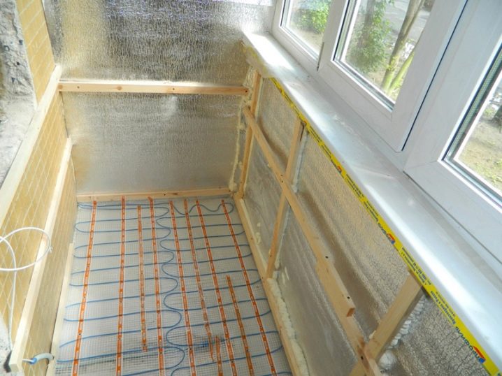 Sådan laver du et varmt gulv på en balkon og loggia: valg af varmesystem + installationsvejledning
