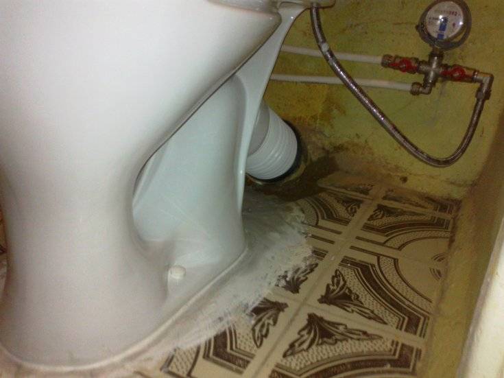 Sådan installeres et toilet på en flise med dine egne hænder: trinvise instruktioner + installationsfunktioner