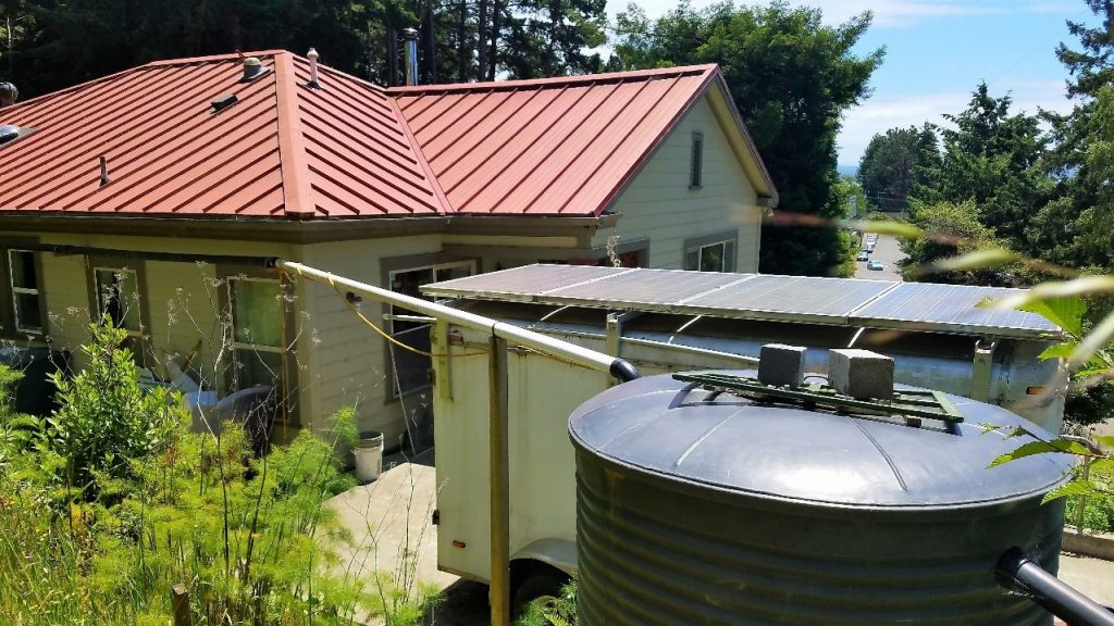 Sistem pengumpulan air hujan dan penggunaan air hujan di dalam rumah