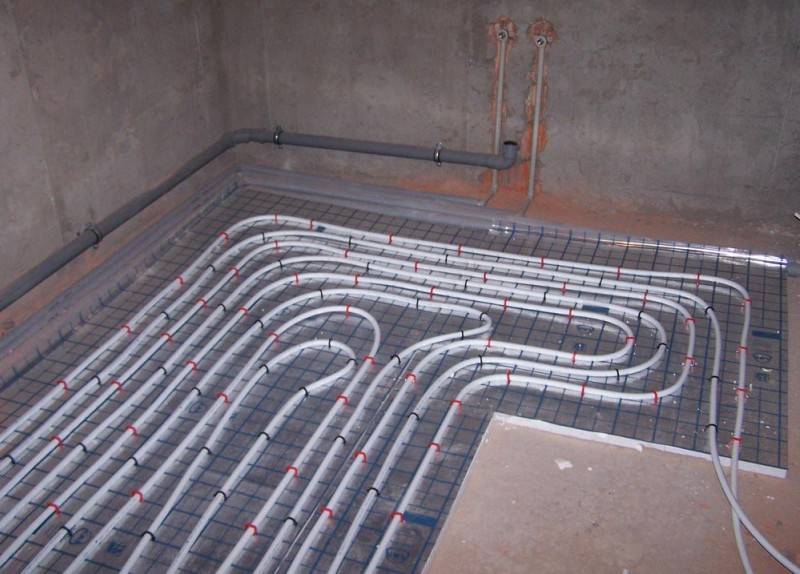 Regeln für die Installation eines wasserbeheizten Bodens unter einer Fliese