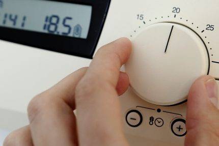 Sådan reguleres temperaturen på radiatoren: en oversigt over moderne termostatiske anordninger