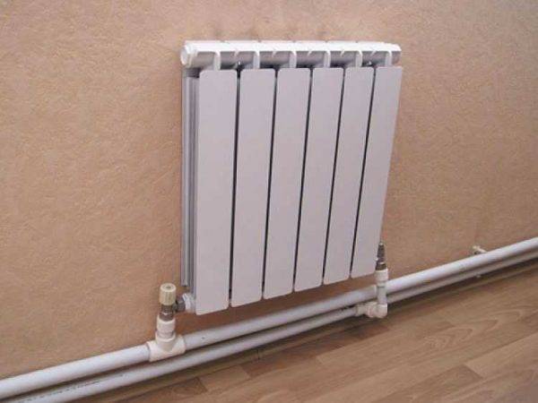 Udskiftning af en radiator (2 af 3)