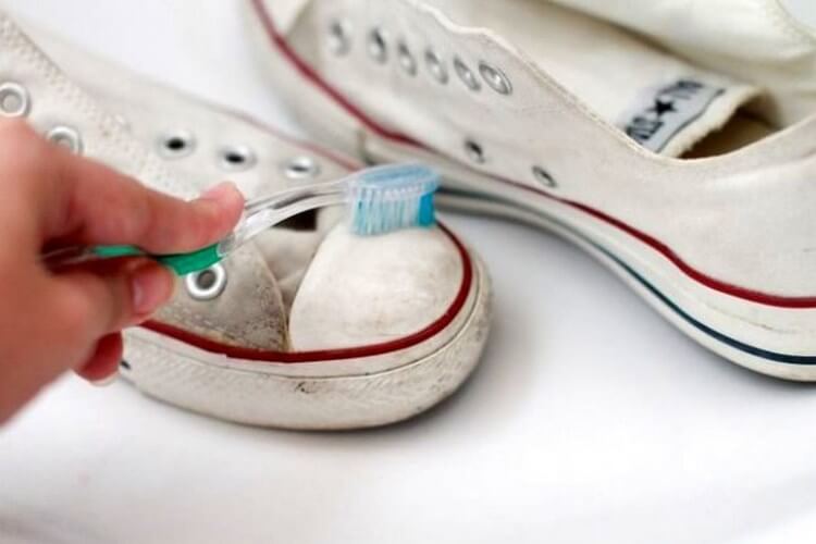 10 mærkelige måder at bruge en gammel tandbørste på