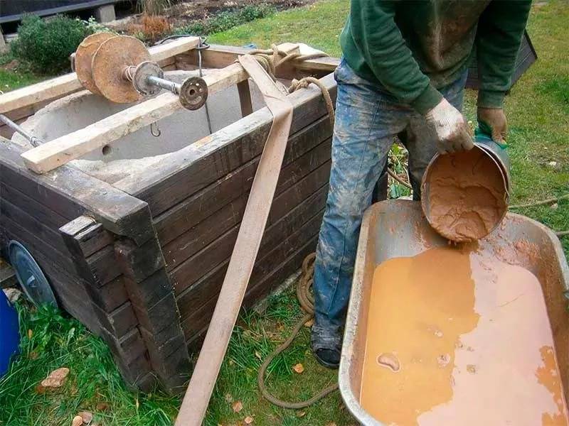 Brunnenreinigung – wann und wie man die Arbeit richtig macht