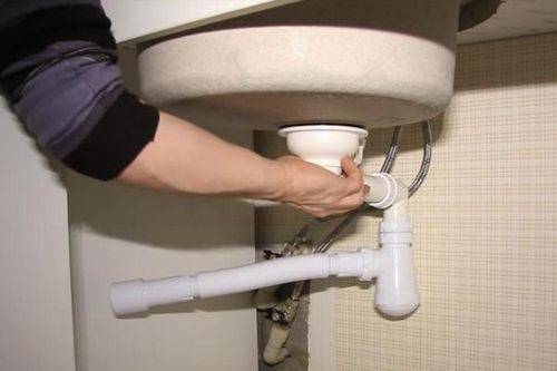 Befestigung des Waschbeckens an der Wand im Badezimmer: So befestigen Sie es, Befestigung des Waschbeckens an der Wand
