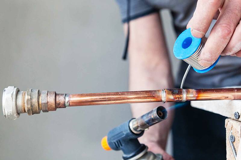 Kupferrohre löten – ein Überblick über häufige Fehler und die richtige Arbeitstechnik