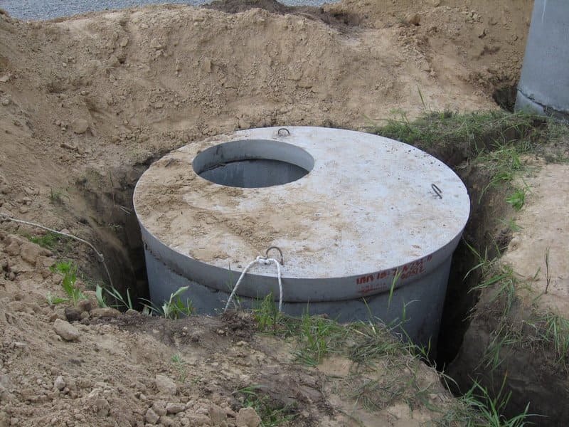 Do-it-yourself Brunnen aus Betonringen