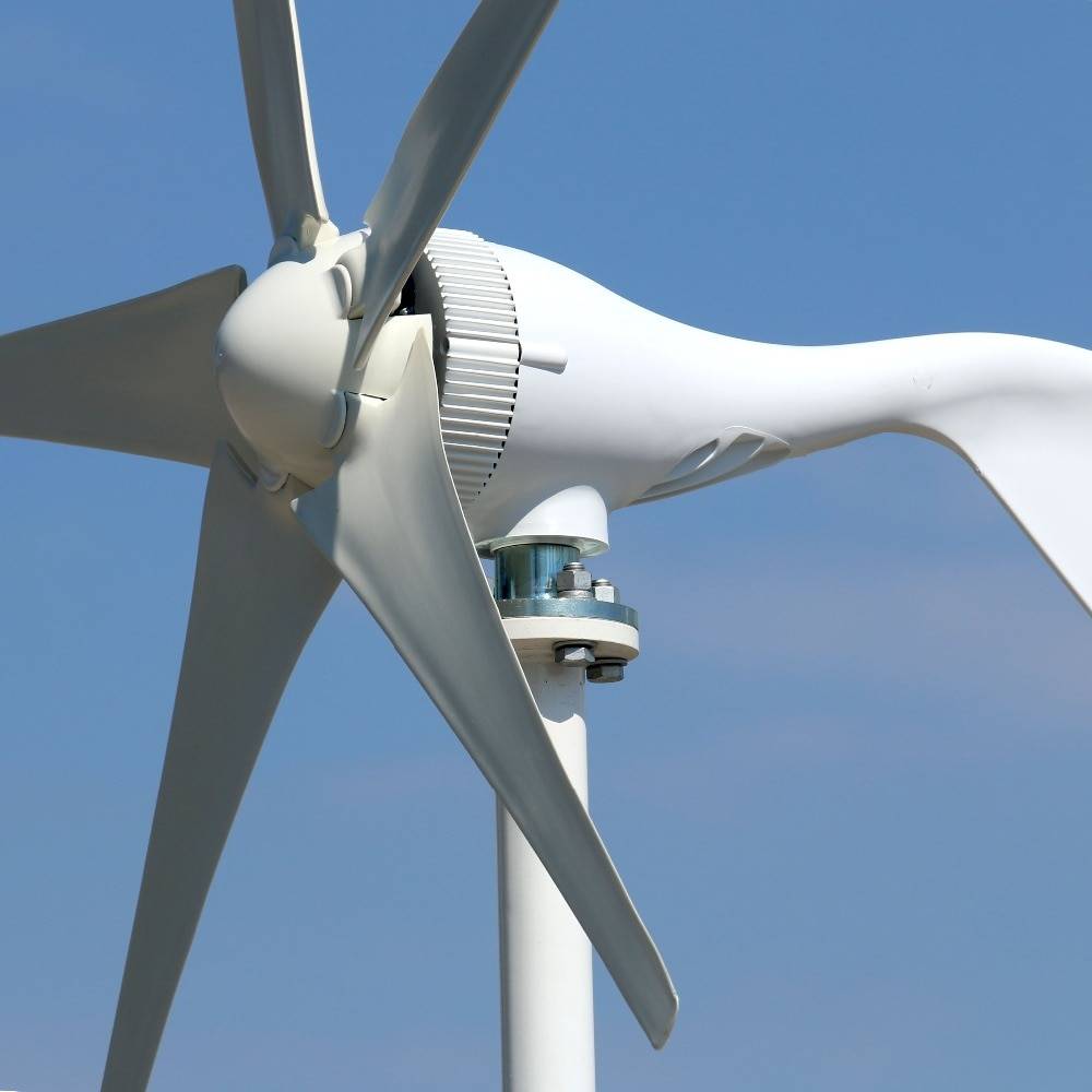 Das Gerät und das Funktionsprinzip eines kinetischen Windgenerators
