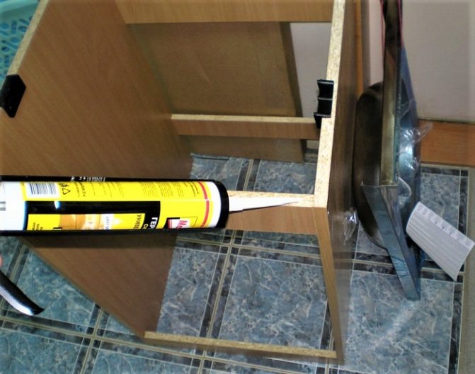 So installieren Sie ein Arbeitsplattenwaschbecken So installieren Sie ein Arbeitsplattenwaschbecken