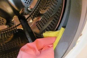 Ubehagelig lugt i vaskemaskinen: årsager til lugt og hvordan man fjerner det