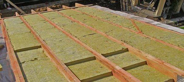 Bodendämmung in einem Holzhaus: Materialien für die Wärmedämmung + Beratung zur Auswahl einer Heizung