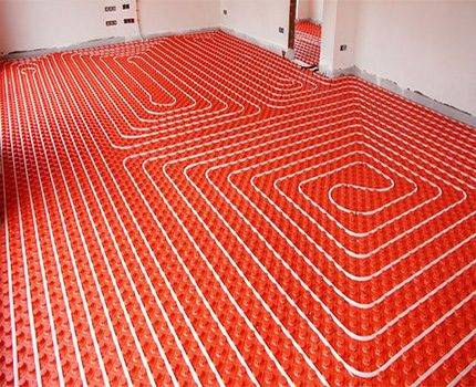 Rohr für Fußbodenheizung aus vernetztem Polyethylen - Installationsnuancen