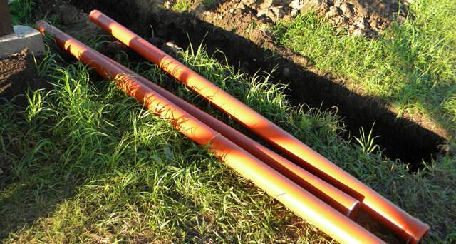 PVC og HDPE kloakrør til udendørs spildevand: typer, egenskaber, fordele og ulemper
