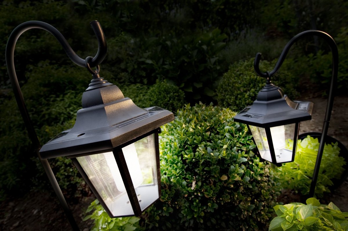So wählen Sie die beste solarbetriebene LED-Außenlampe aus: wichtige Eigenschaften, worauf Sie bei der Auswahl achten sollten, Top-7-Bewertung und Übersicht beliebter Modelle, ihre Vor- und Nachteile
