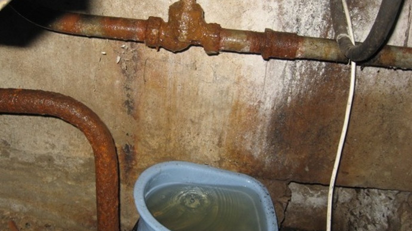 Was ist das Mischen von heißem Wasser in kaltes Wasser, was sind die Gründe und was ist zu tun?