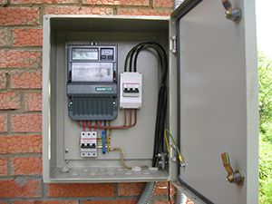 Montage von Schalttafeln zum Selbermachen: die Hauptphasen der Elektroarbeiten