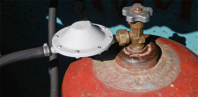 Einstellen des Wasserdruckschalters für die Pumpe - wir verstehen uns gemeinsam