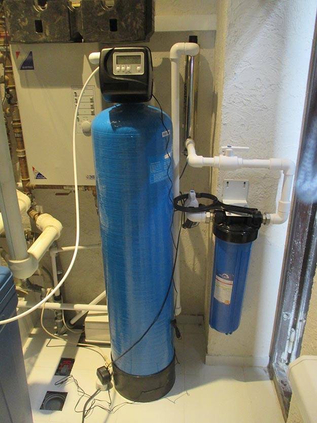 So reinigen Sie Wasser von Eisen aus einem Brunnen: chemische Methoden zum Selbermachen und mechanische Filter