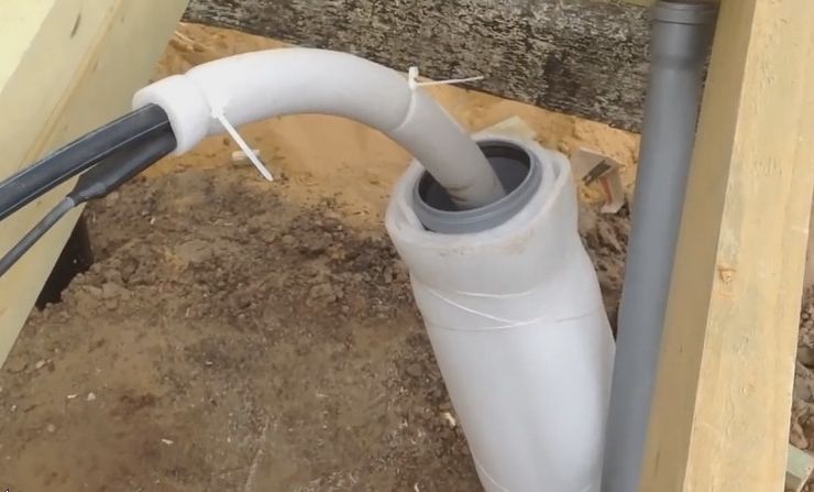 Isolierung von Wasserleitungen im Boden und auf der Straße
