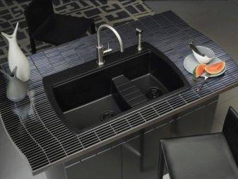 Hjørnevaske på badeværelset: oversigt + monteringsvejledning
