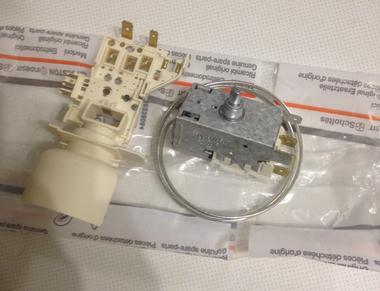 Wie überprüfe ich das Kühlschrankthermostat zu Hause?