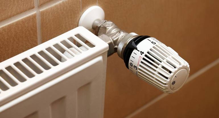 Thermokopf für einen Heizkörper: Typen, Funktionsprinzip + Installationsregeln