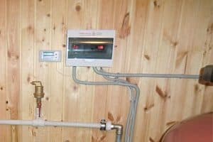 Gas- und Elektrokessel in einem System: Merkmale der Montage einer Parallelschaltung